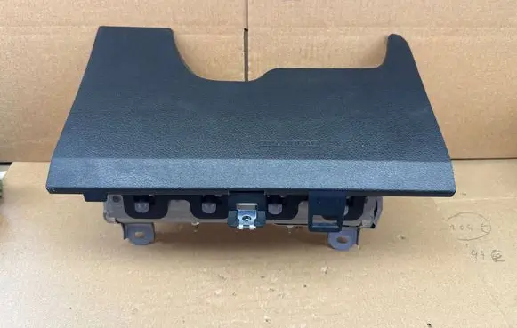 Toyota Yaris Knee airbag TG10D01003