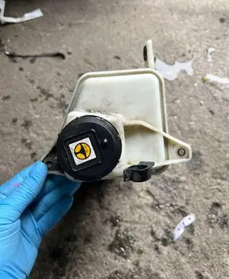 Opel Corsa D Power steering fluid tank/reservoir brak
