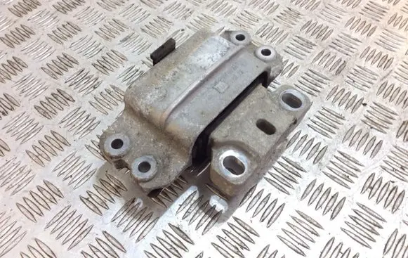 Volkswagen Golf V Engine mount bracket 1K0199555