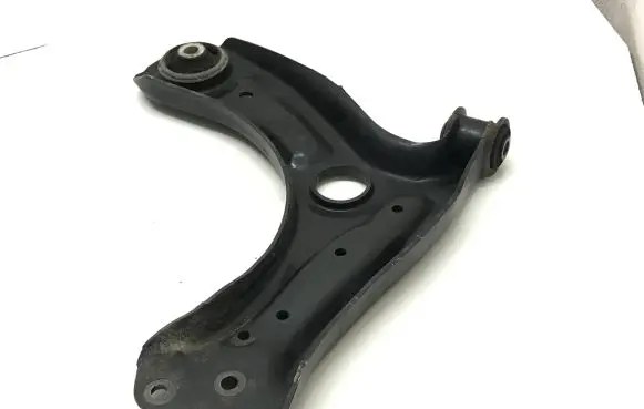 Volkswagen Polo V 6R Front lower control arm/wishbone 6R0407151F
