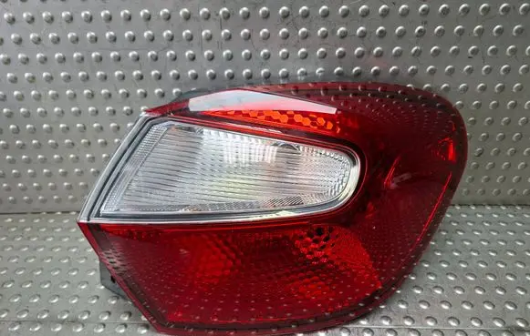 Hyundai i10 Rear/tail lights S27725813 92402K7000
