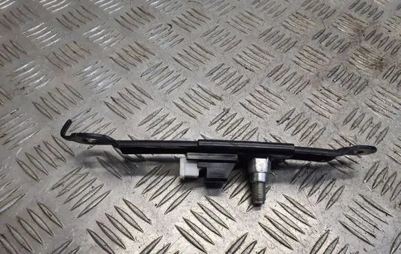 Toyota Prius (XW30) Seat belt height adjuster E563003