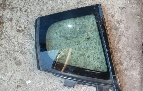 KIA Stinger Rear vent window glass 83583J5000
