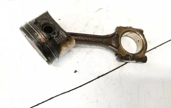 Nissan Almera N16 Piston with connecting rod