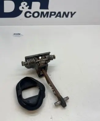 Peugeot 5008 Rear door check strap stopper 9658393180