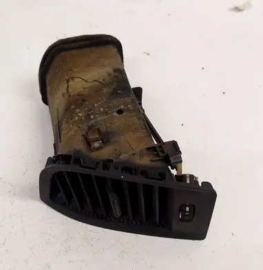 Volvo XC60 Dash center air vent grill 