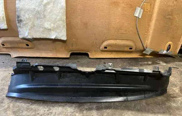 Ford Fiesta Radiator trim 8A61A001A04AB 8A61A001A04 8A61A001A