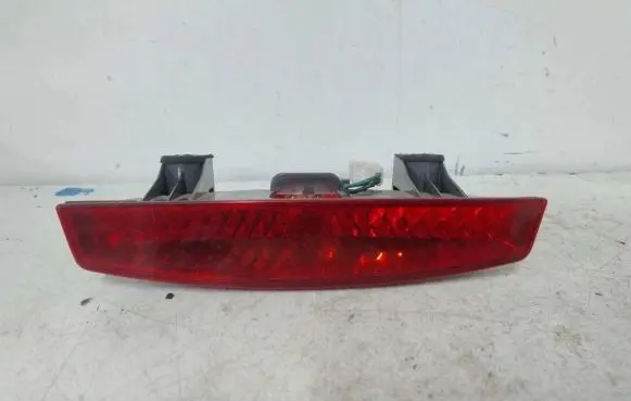 KIA Rio Third/center stoplight