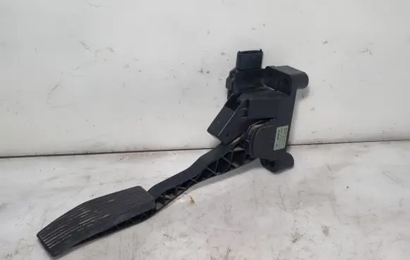 Opel Zafira A Accelerator throttle pedal 90581208 0281002298