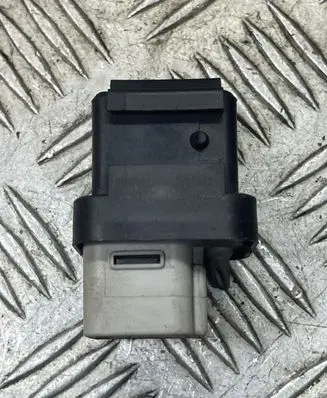 Toyota Yaris Glow plug pre-heat relay 2861067010