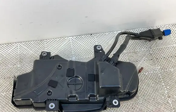 Audi Q5 SQ5 FY AdBlue liquid reservoir 80A131878AQ 80A131969R