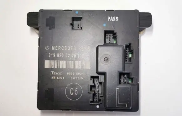 Mercedes-Benz CLS C219 Door control unit/module 2198200226