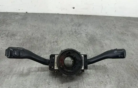 Volkswagen Golf IV Wiper turn signal indicator stalk/switch