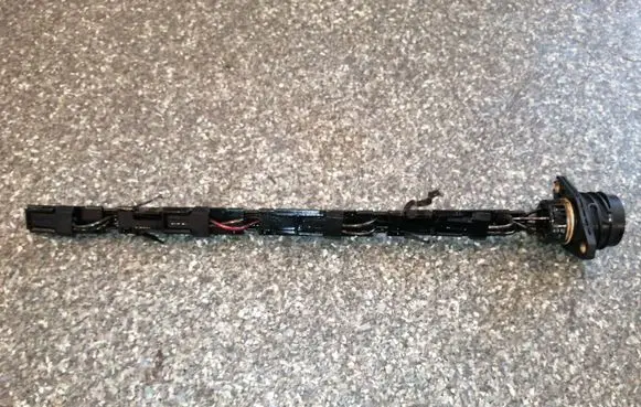 Volkswagen Touran I Fuel injector wires 038971600