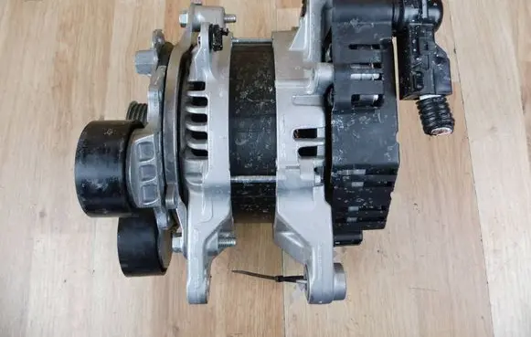 Mazda 3 Generator/alternator C4TB5591A PW1J18F00C PW1J18F00D