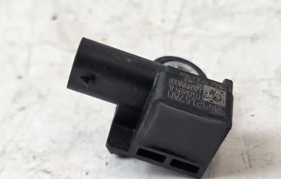Peugeot 308 Airbag deployment crash/impact sensor 9849215780 010224A 680998800B
