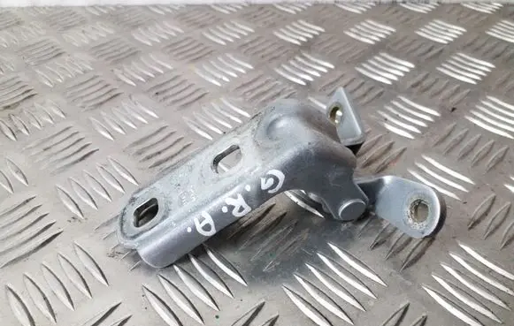Opel Mokka Rear door lower hinge