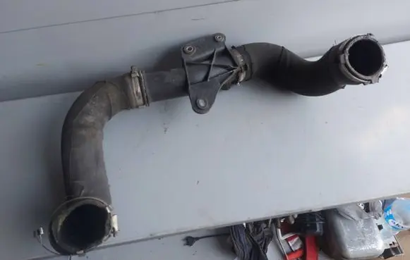 Audi A5 8T 8F Intercooler hose/pipe 8k0145673e