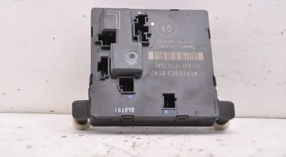 Mercedes-Benz E W211 Door control unit/module 2118201526