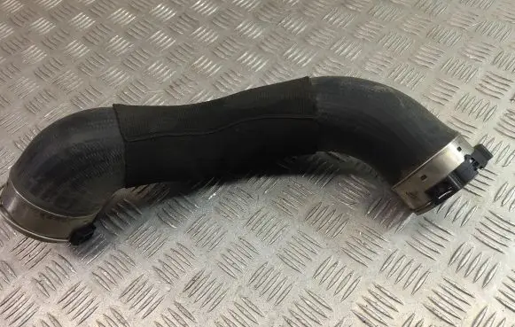 BMW X1 F48 F49 Intercooler hose/pipe 7637197