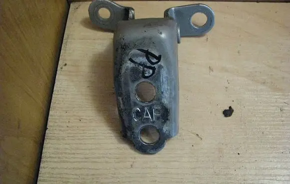 Honda Civic Front door upper hinge