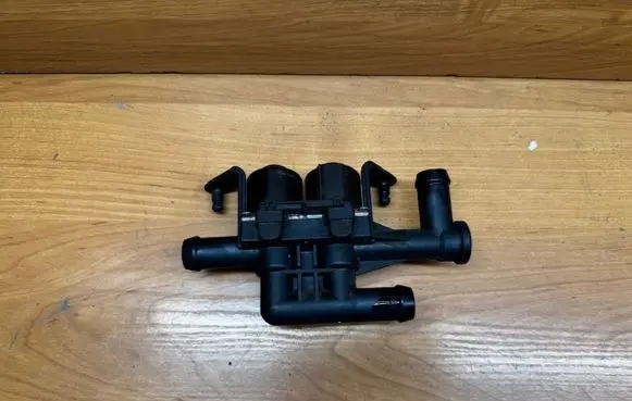 BMW 5 GT F07 Coolant heater control valve 9119164 110826 1147412