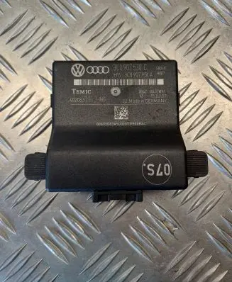 Volkswagen PASSAT B6 Gateway control module 3C0907530C 3C0907951A