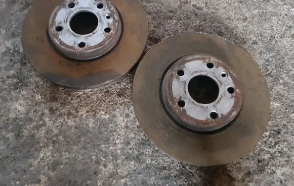 Opel Astra J Front brake disc