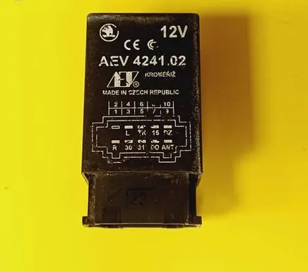 Skoda Octavia Mk1 (1U) Tow bar relay AEV424102