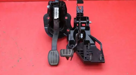 Citroen Berlingo Accelerator throttle pedal 84PD8J