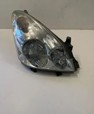 Toyota Corolla Verso E121 Headlight/headlamp