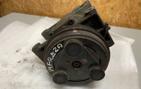 Nissan Note (E11) Air conditioning (A/C) compressor (pump) 73111FE040