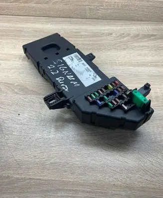 Opel Vectra C Fuse module 24443147 13120953