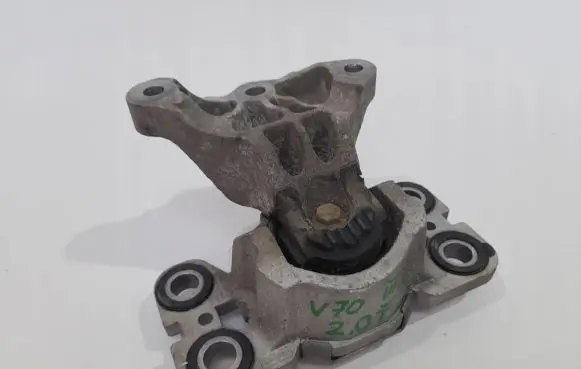 Volvo V70 Engine mount bracket 31401744