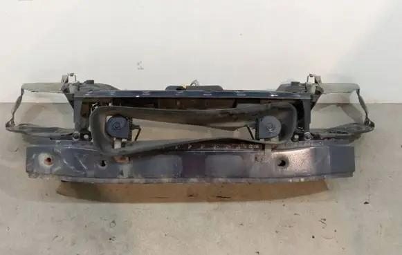Volvo V50 Radiator support slam panel