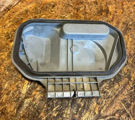 Mercedes-Benz E W124 Headlight/headlamp dust cover 12985200