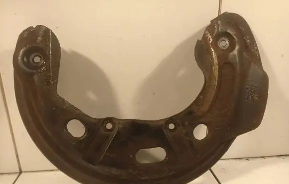 Audi A8 S8 D3 4E Front brake disc dust cover plate 4E0615311C 62506076R0