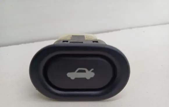 Saab 9-5 Tailgate opening switch 4733457