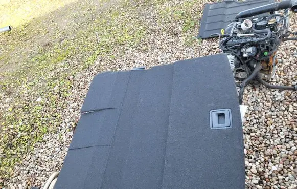 Trunk/boot floor carpet liner