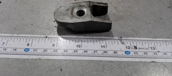 BMW 7 E38 Fuel Injector clamp holder