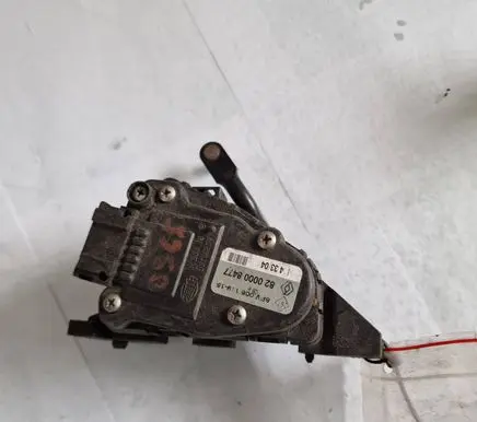 Opel Vivaro Accelerator throttle pedal 6PV00811915 8200008477