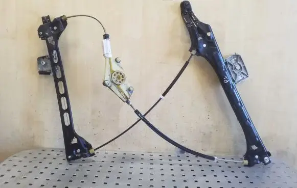 Audi TT TTS Mk2 Front door electric window regulator 8J0837461C