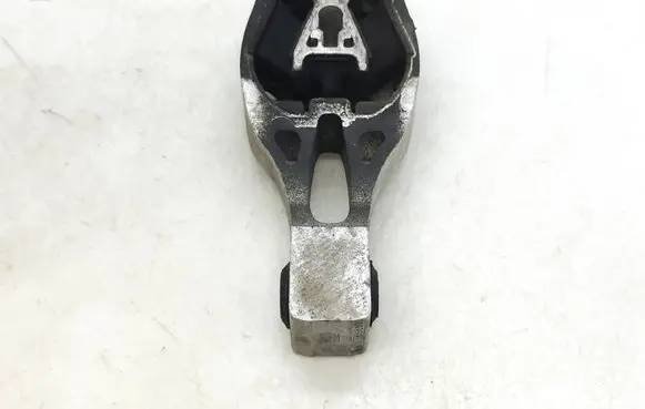 Citroen Berlingo Engine mount bracket 9811786680