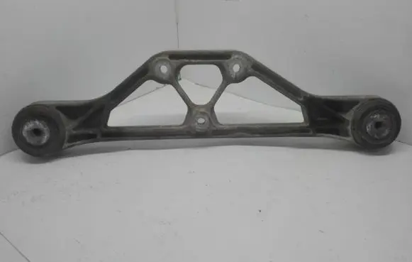 Volkswagen Phaeton Rear differential/diff mount bracket 4E0599285