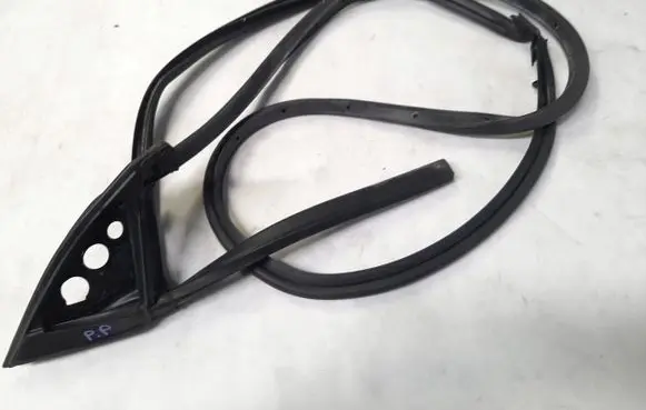 Audi A5 8T 8F Front door rubber seal 8T0837912