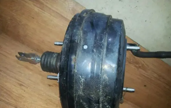 Subaru Impreza III Brake booster 77qg215tzb