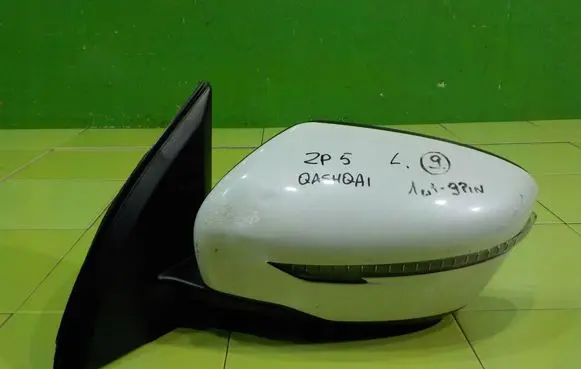 Nissan Qashqai Front door electric wing mirror LEWE ZP5