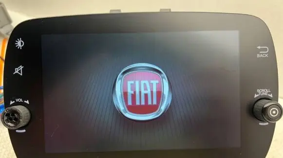 Fiat 500E Screen/display/small screen 07356372290