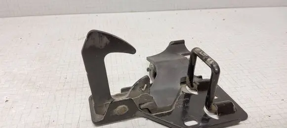 Volkswagen Touareg I Engine bonnet/hood lock/latch loop/hook 8O0823480B