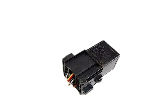 Seat Toledo I (1L) Window wiper relay 1L0906381